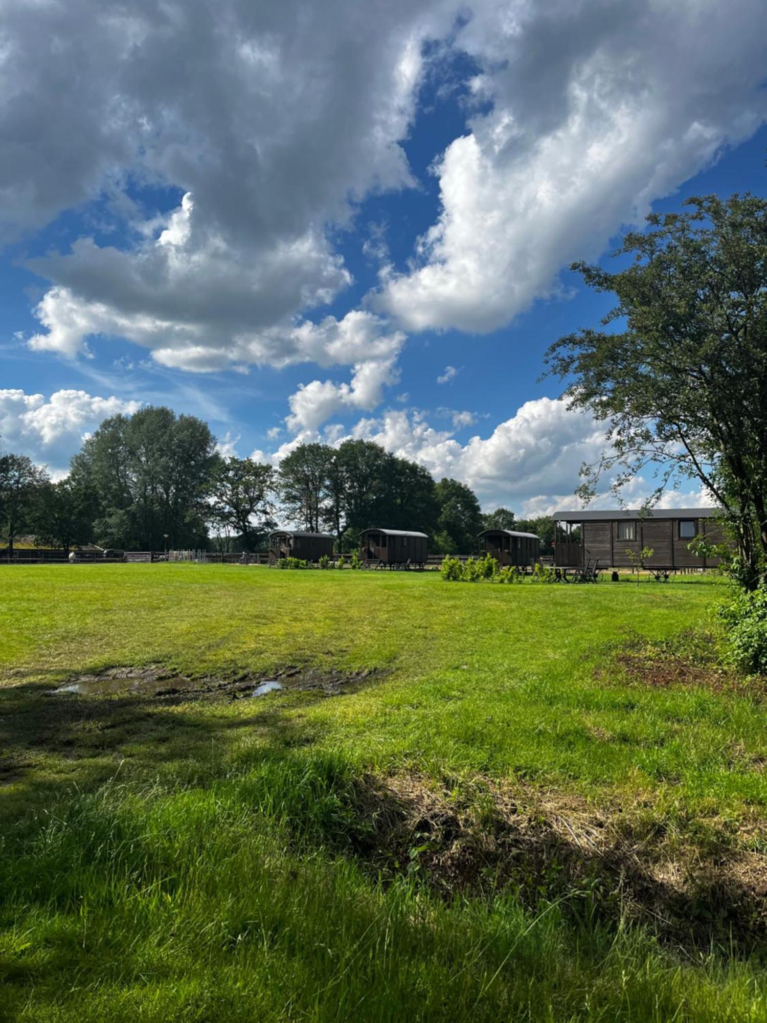 Pipowagen Het Kasteel Hotel Diever Exterior photo